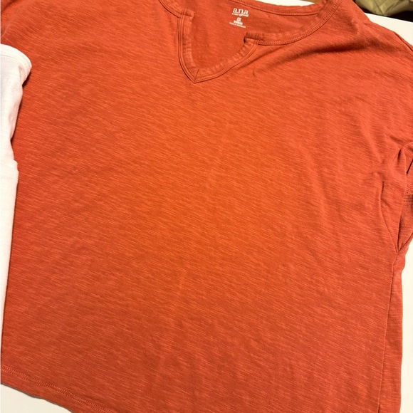 Cropped Tops (2) - Picture 3 of 3